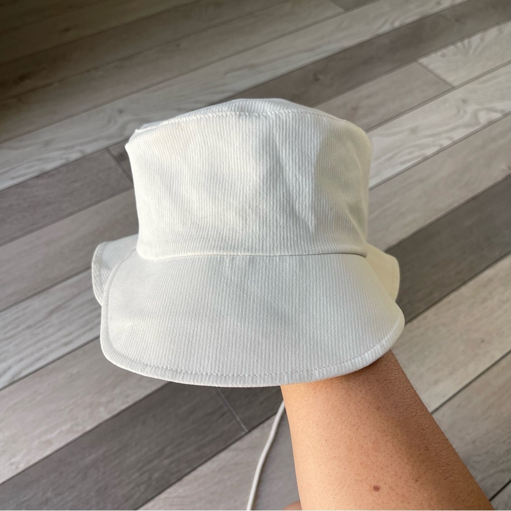 lululemon athletica White Bucket Hat - Picture 2 of 6